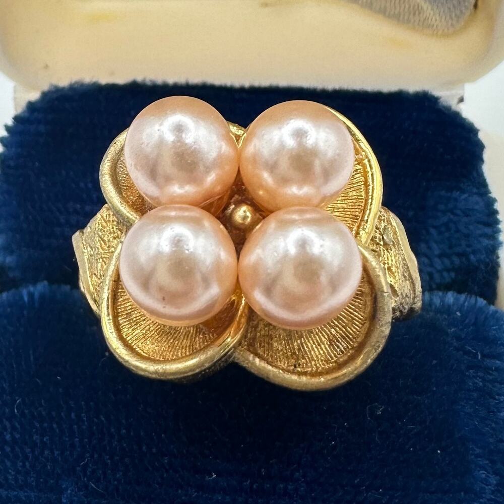 Vendome vintage 1960s gold tone pink faux pearls adjustable ring 5 6